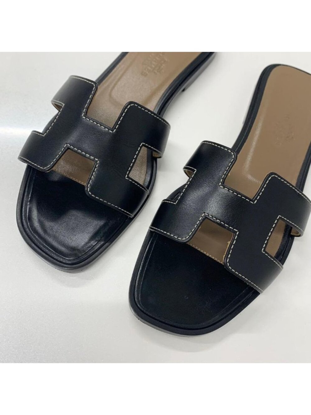 Hermes Oran Leather Sandals Black - Picture 9 of 10